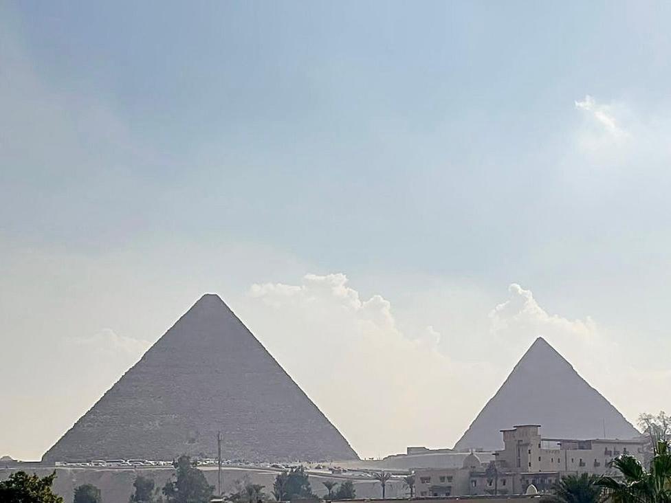 H100 Pyramids View Hostel Giza Bagian luar foto