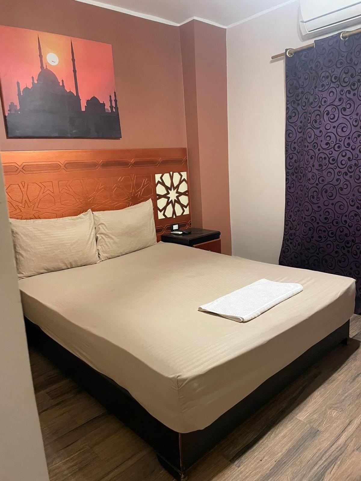 H100 Pyramids View Hostel Giza Bagian luar foto