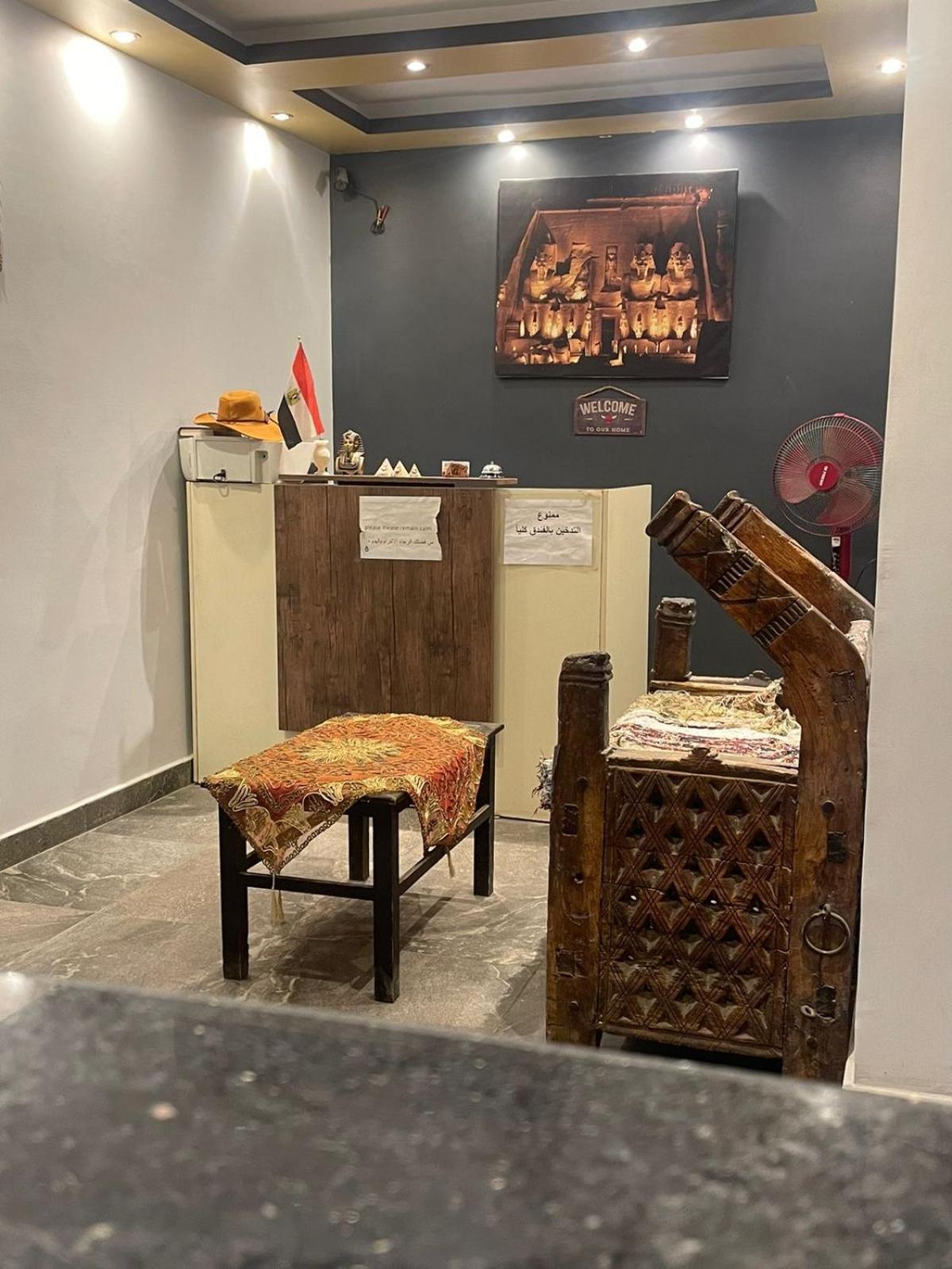 H100 Pyramids View Hostel Giza Bagian luar foto
