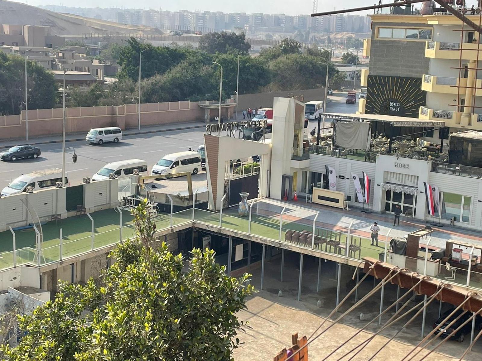 H100 Pyramids View Hostel Giza Bagian luar foto