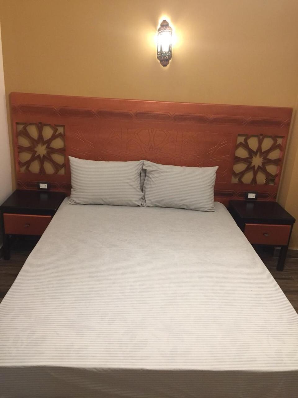 H100 Pyramids View Hostel Giza Bagian luar foto