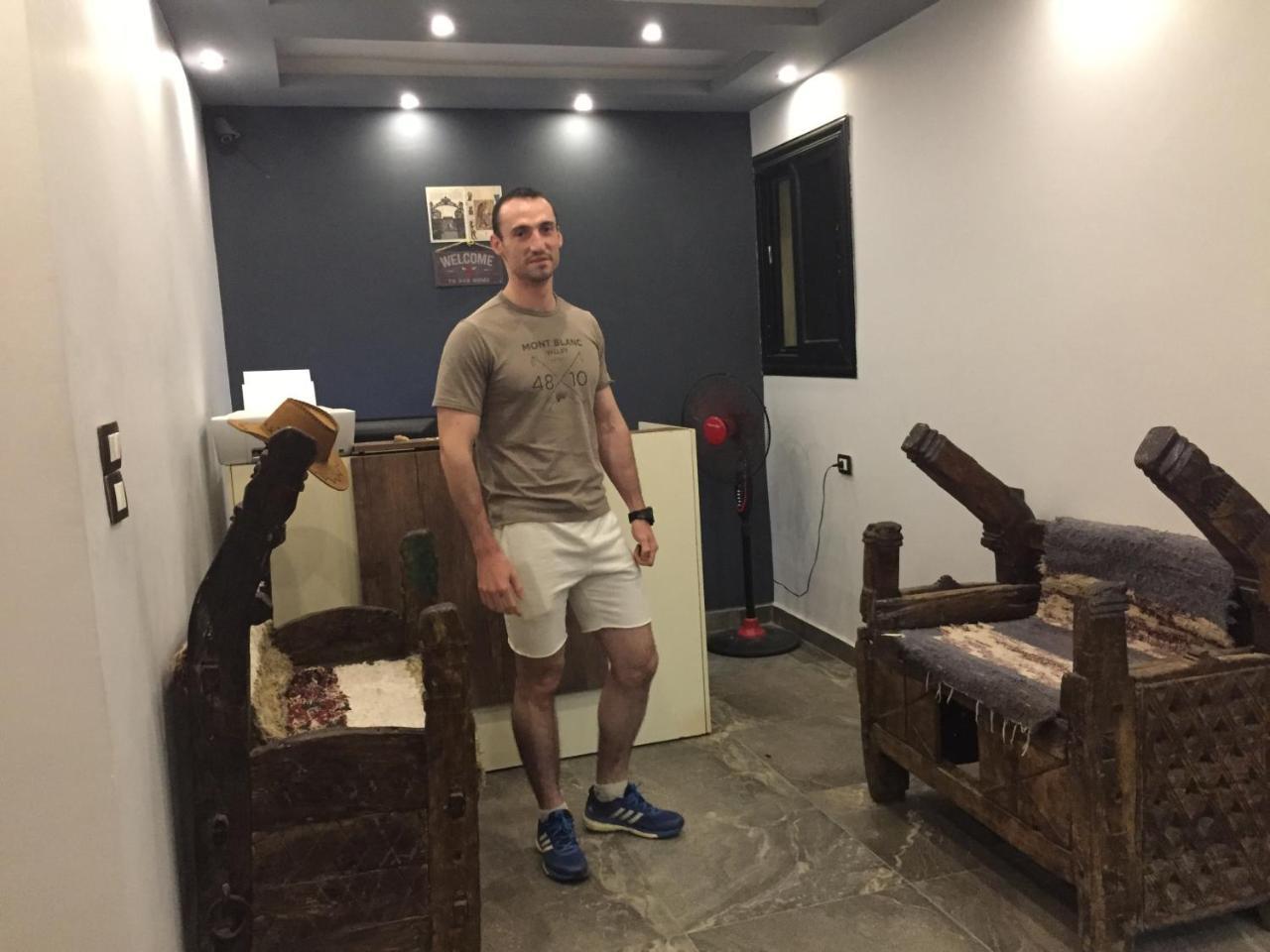 H100 Pyramids View Hostel Giza Bagian luar foto