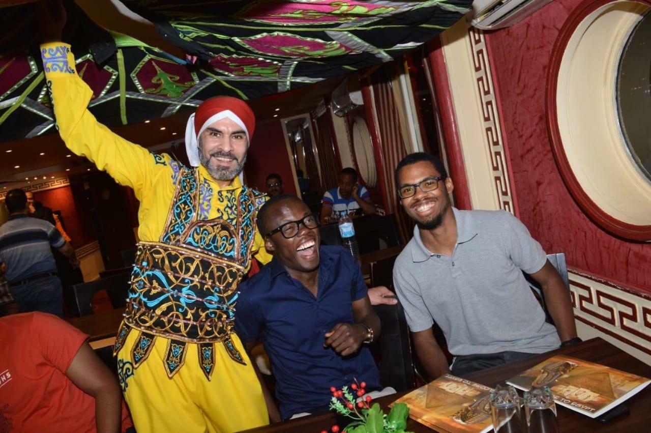 H100 Pyramids View Hostel Giza Bagian luar foto