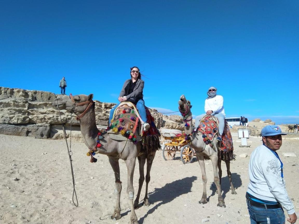 H100 Pyramids View Hostel Giza Bagian luar foto